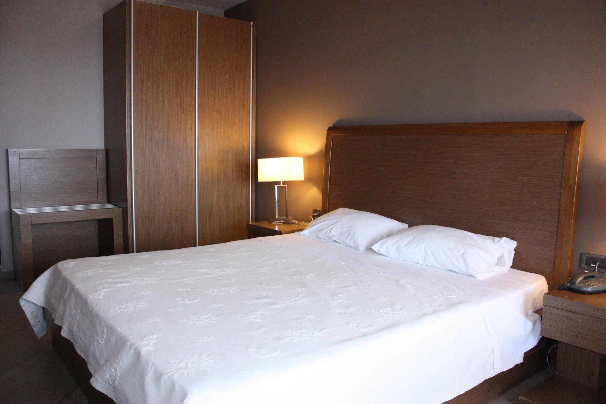 Hotel Cariatis Nea Kallikrateia Luaran gambar